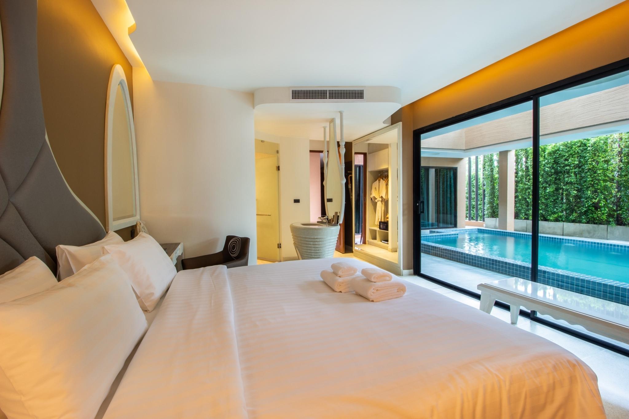 Superior, Double Bed, Pool Access