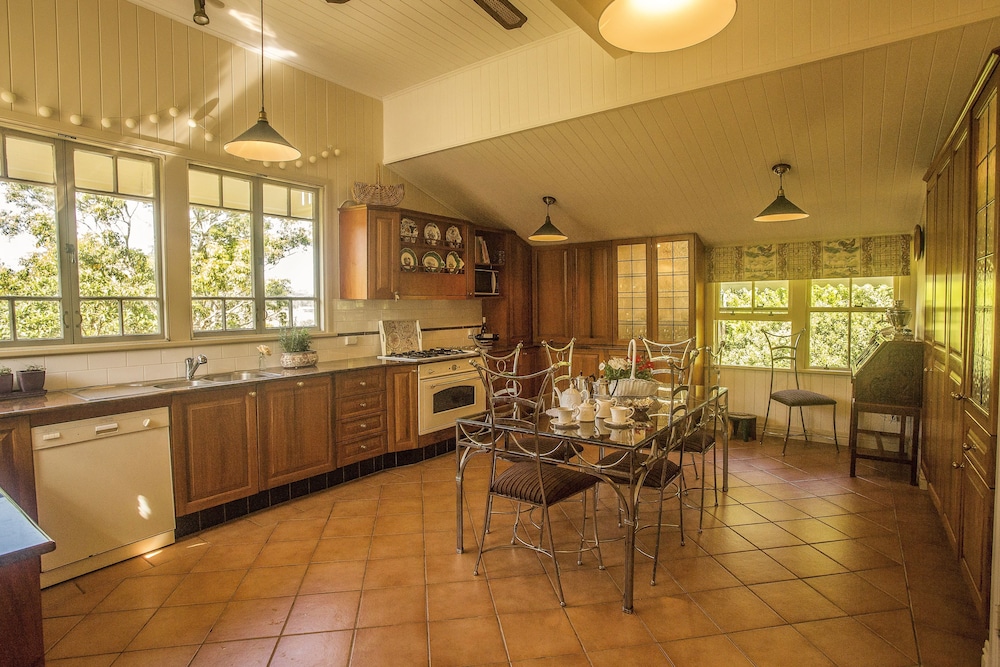 The Falls Rainforest Cottages 22/30