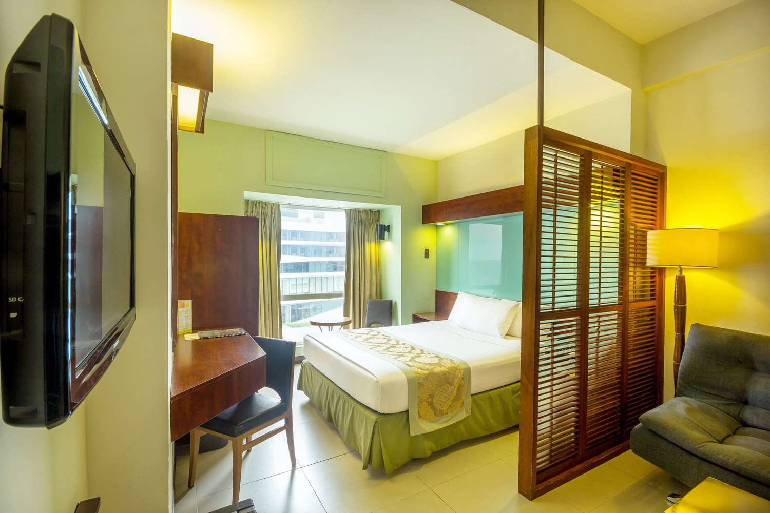 Microtel by Wyndham Mall of Asia 6/44