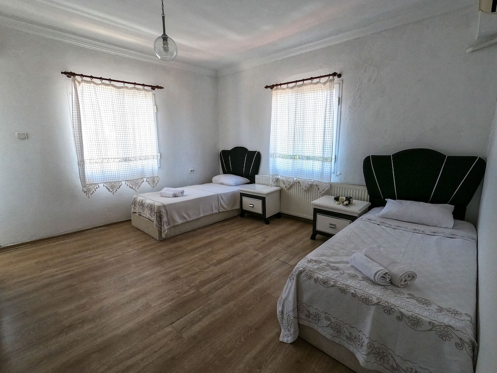Zeren Alacati 17/50