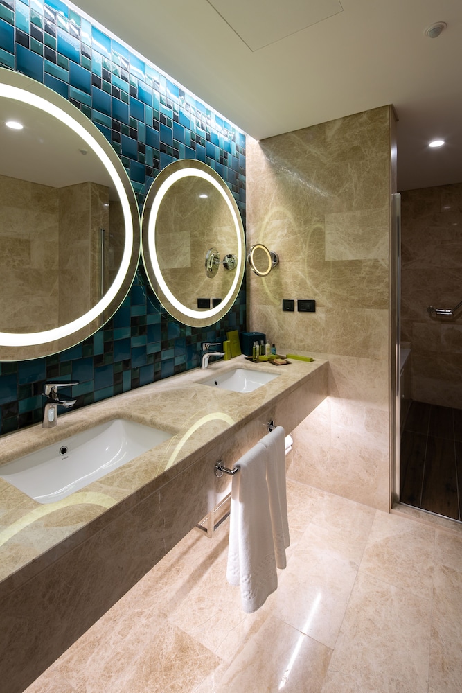 DoubleTree by Hilton Kocaeli 50/50