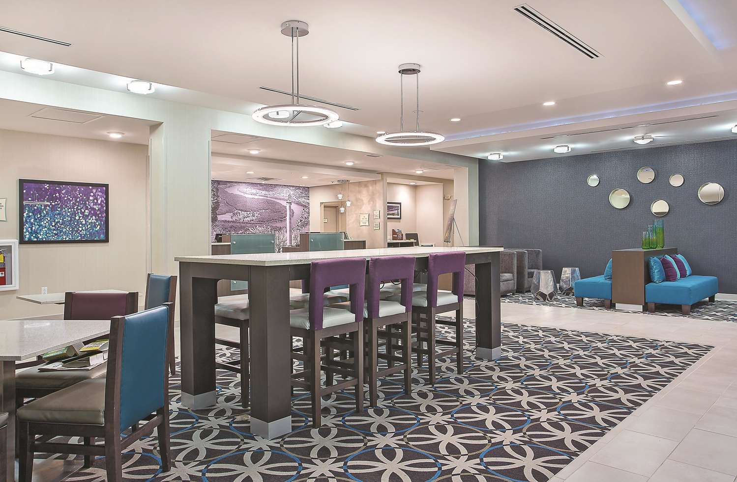 La Quinta Inn & Suites by Wyndham Chattanooga - Lookout Mtn 35/41