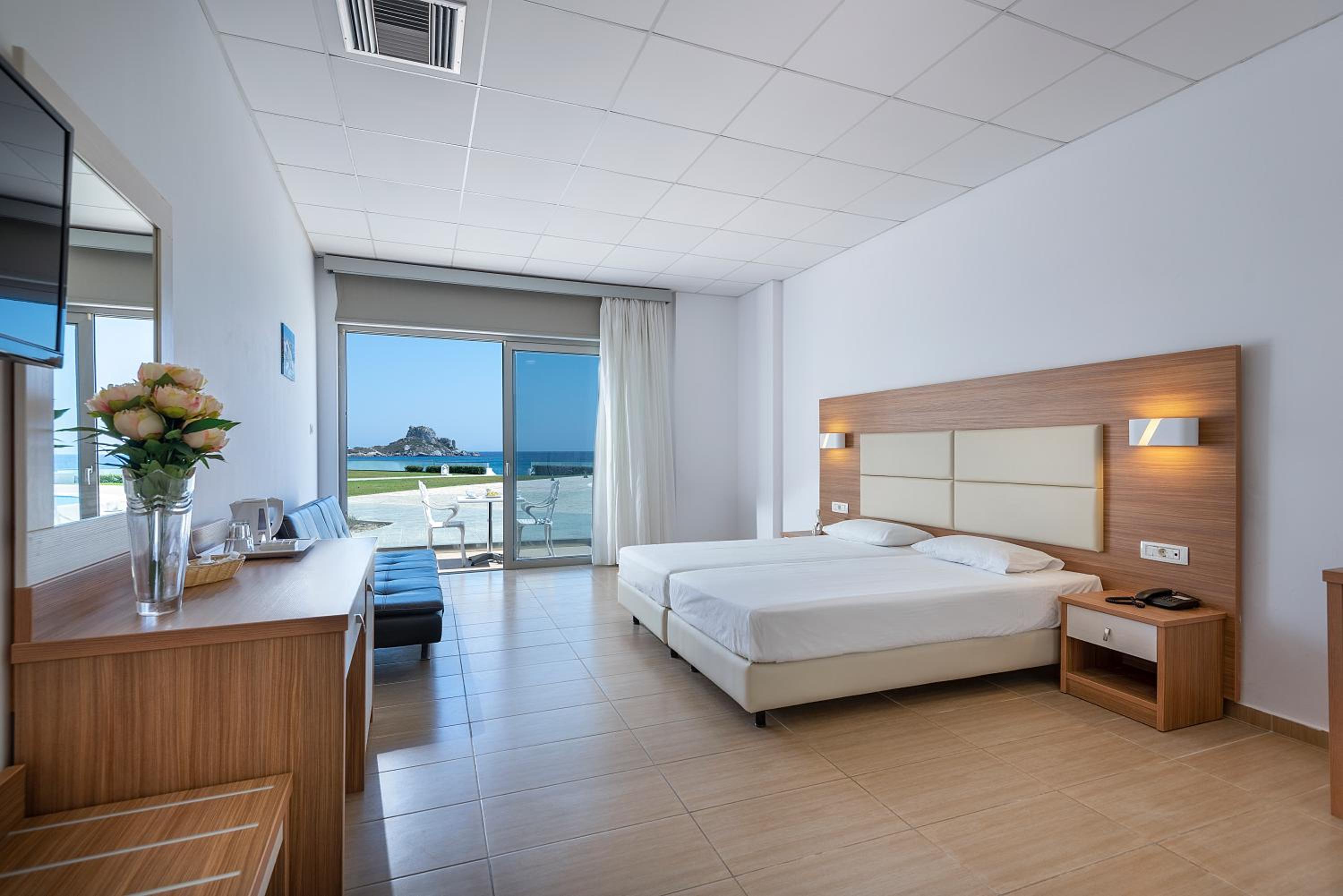 Royal Bay Suites 21/63