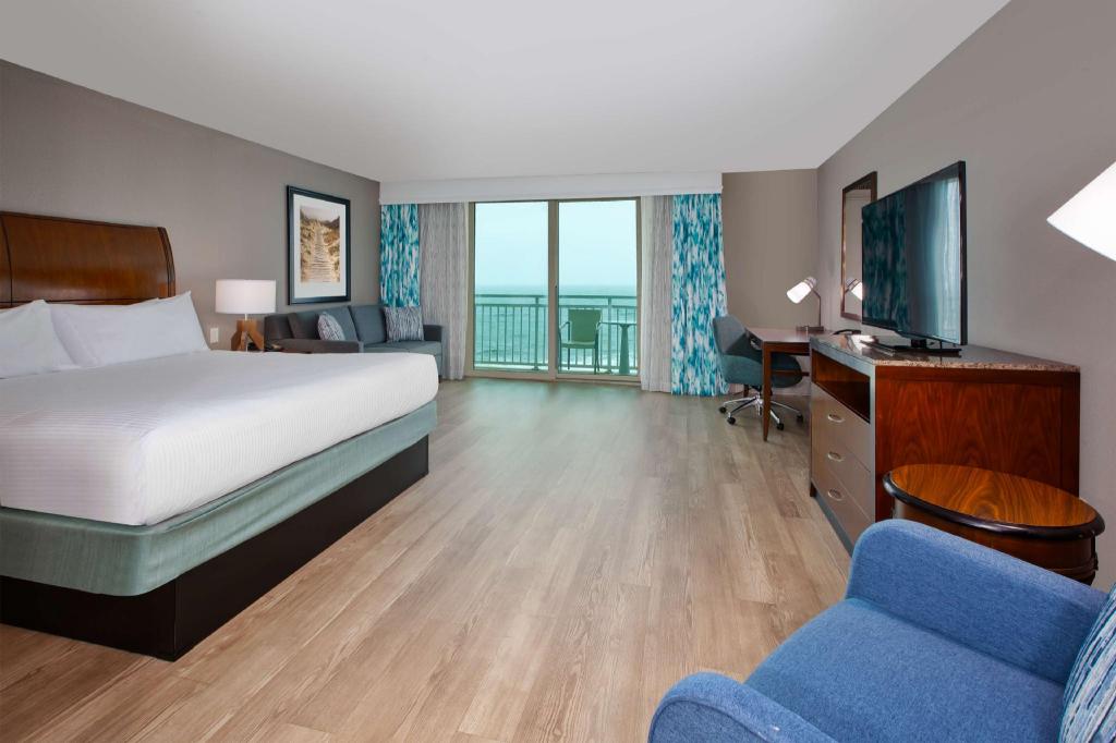 Room, King Bed, Ocean Front, Sofa, Large, Accessible