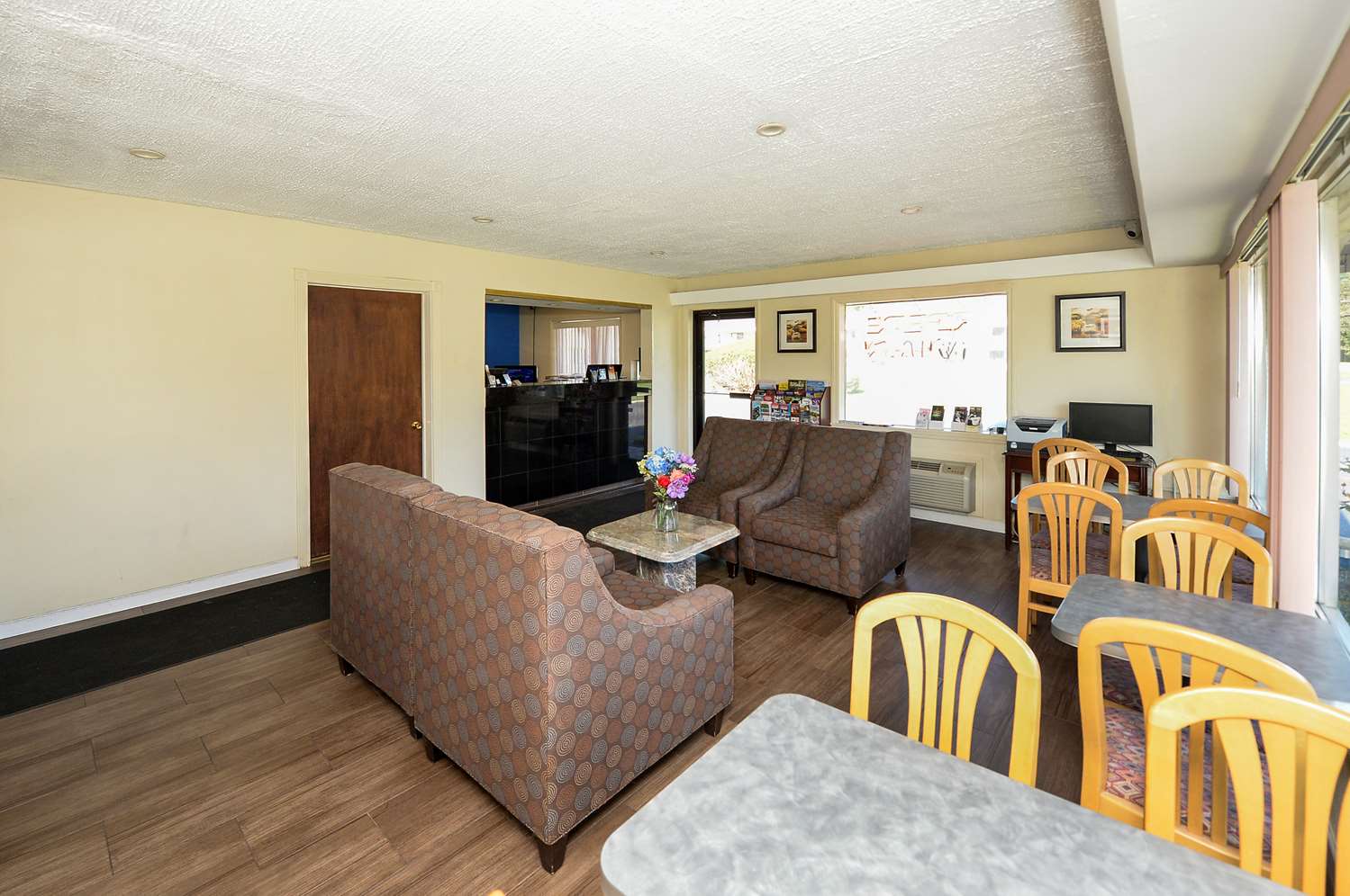 Americas Best Value Inn Central Valley 26/42