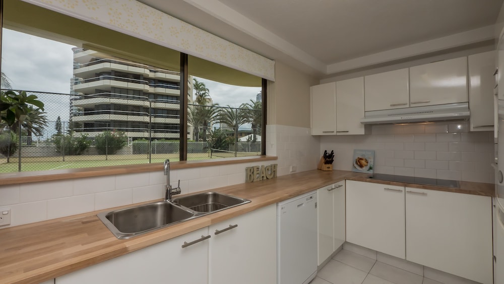 Norfolk Luxury Beachfront Apartments 8/74