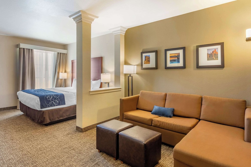 Comfort Suites Near Denver Downtown 10/28