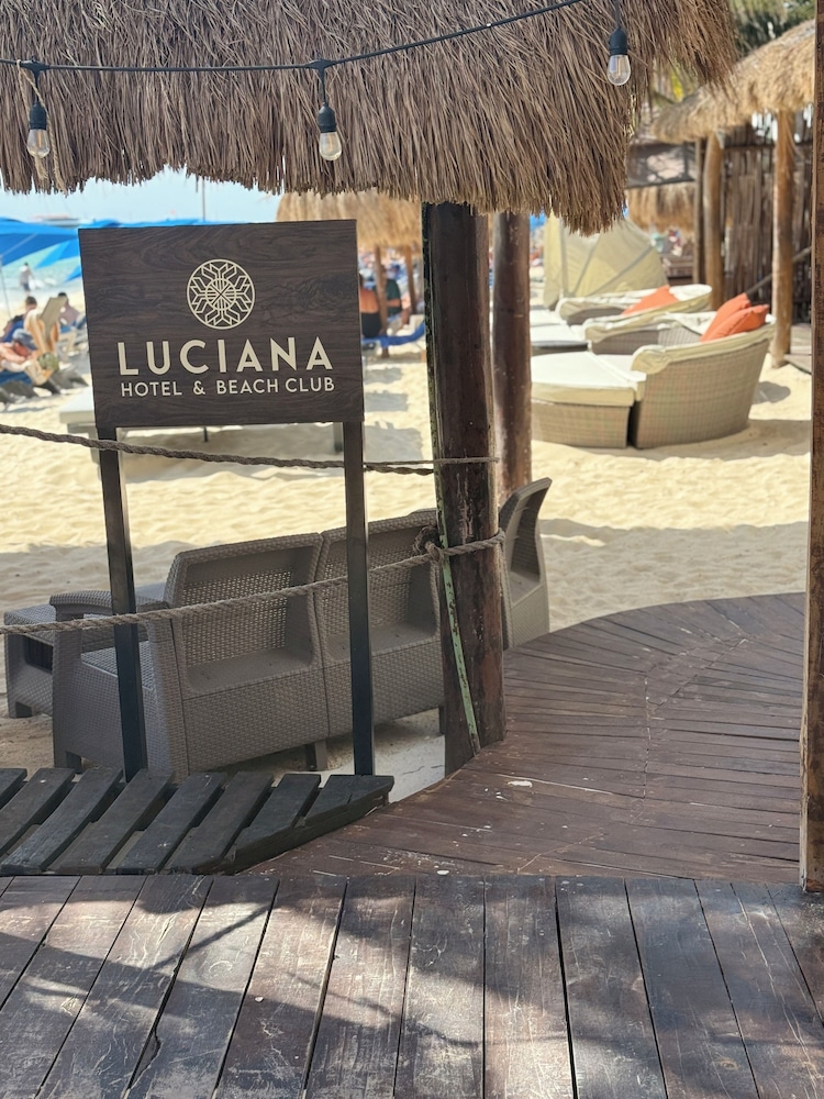 Luciana Hotel & Beach Club by Kavia 8/76