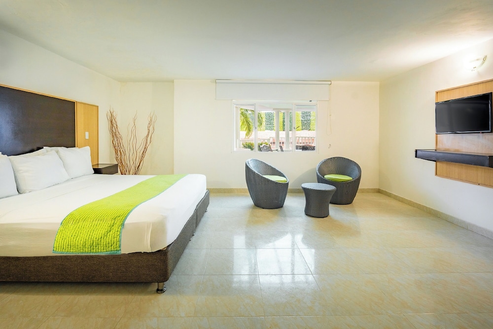 ROOM, DOUBLE BED