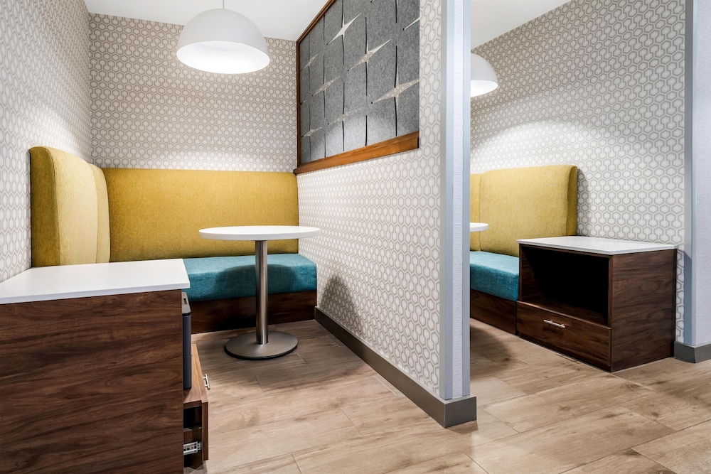 Hampton Inn Suites Pekin Peoria Area Il 23/56