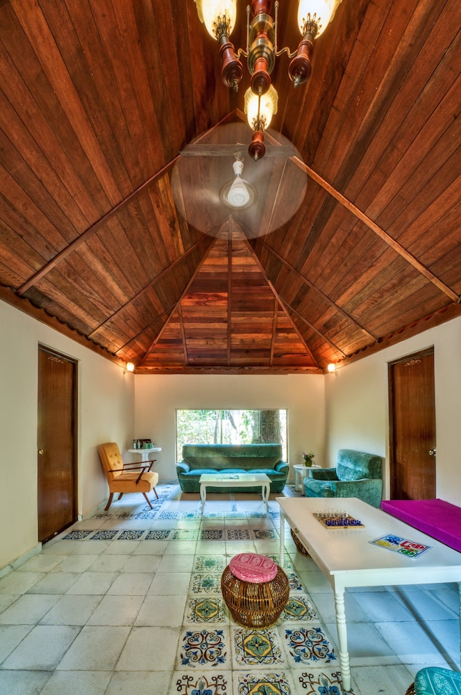 Munjoh Ocean Resort 12/72