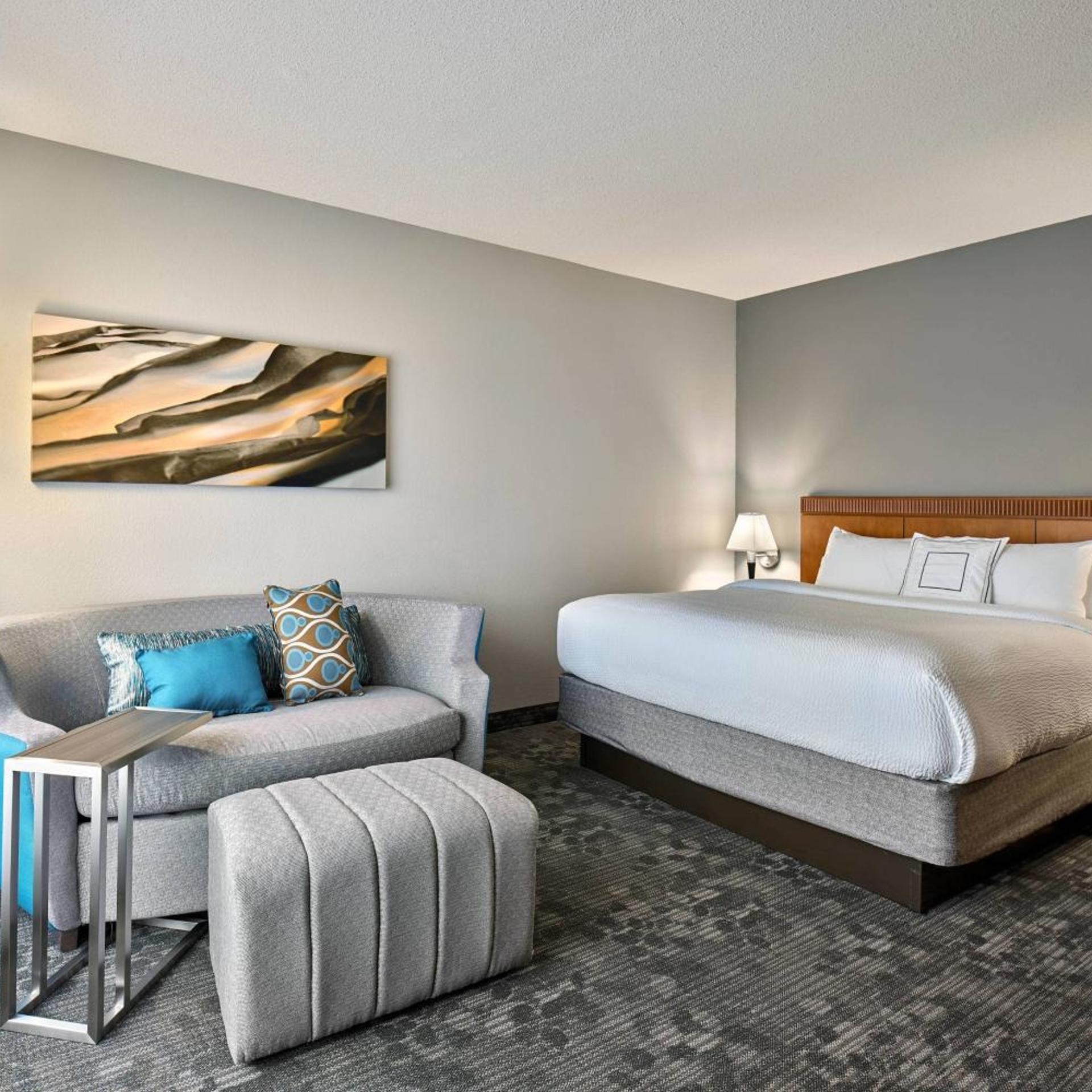 Deluxe, King Bed, Sofa
