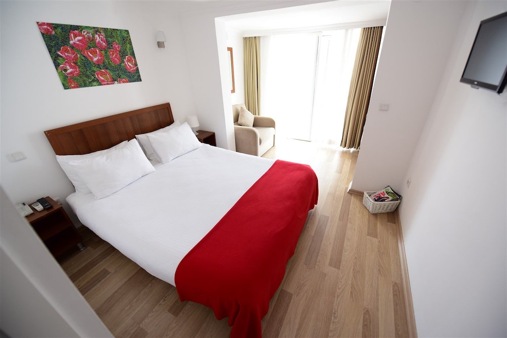 White Palace Otel 12/50