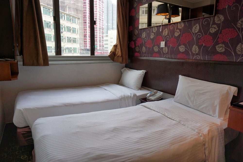 Lander Hotel Prince Edward 5/32