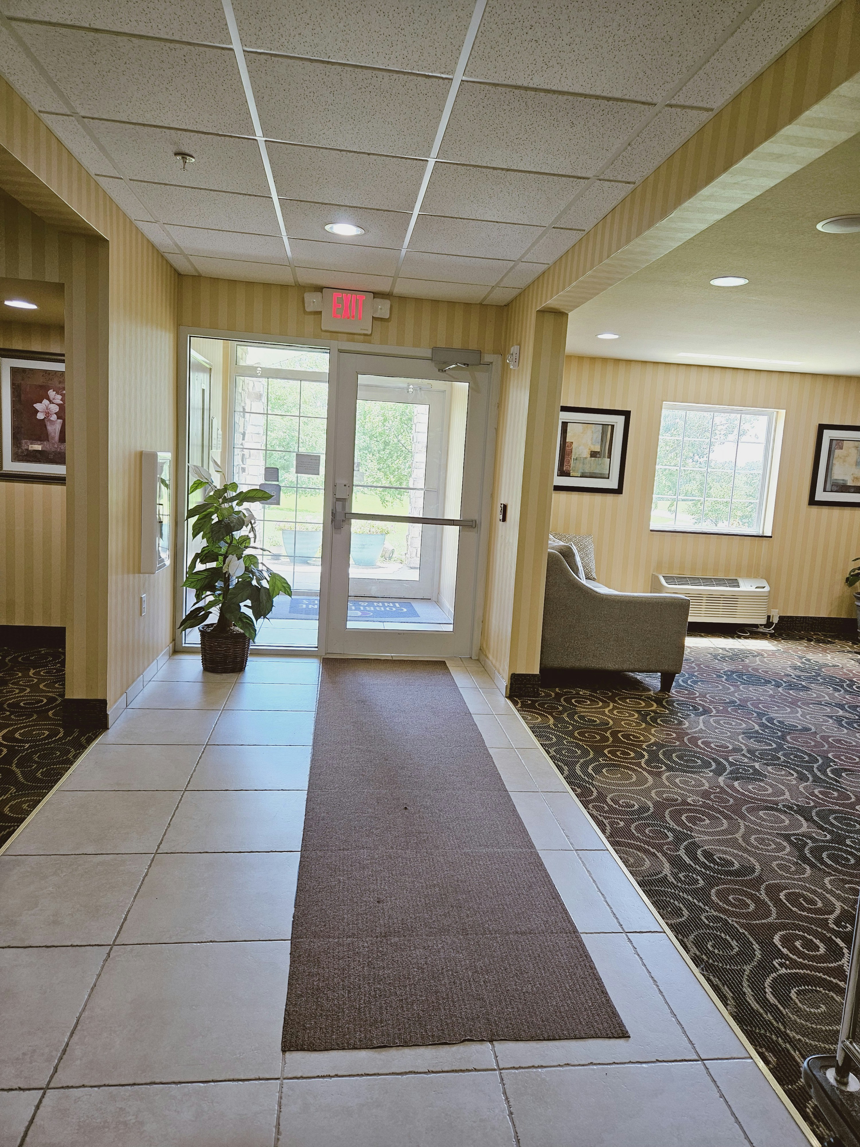 Cobblestone Inn & Suites -- Bloomfield, IA 5/30