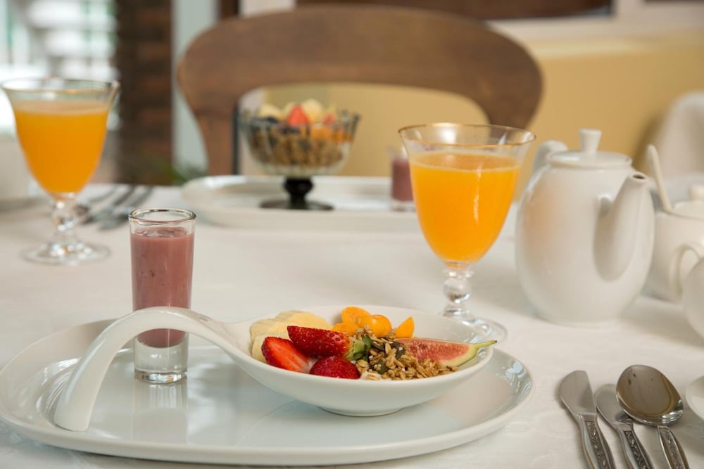 Serendipity Guest House And Restaurant 33/53