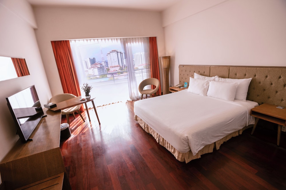 Muong Thanh Hue Hotel 27/74