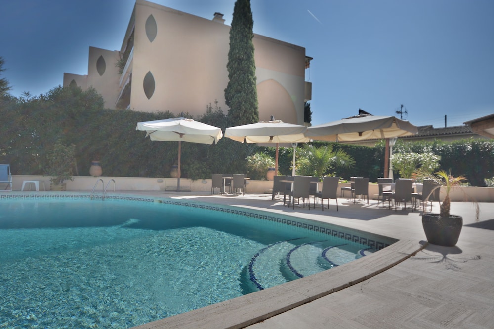HOTEL DE LA MER 44/50