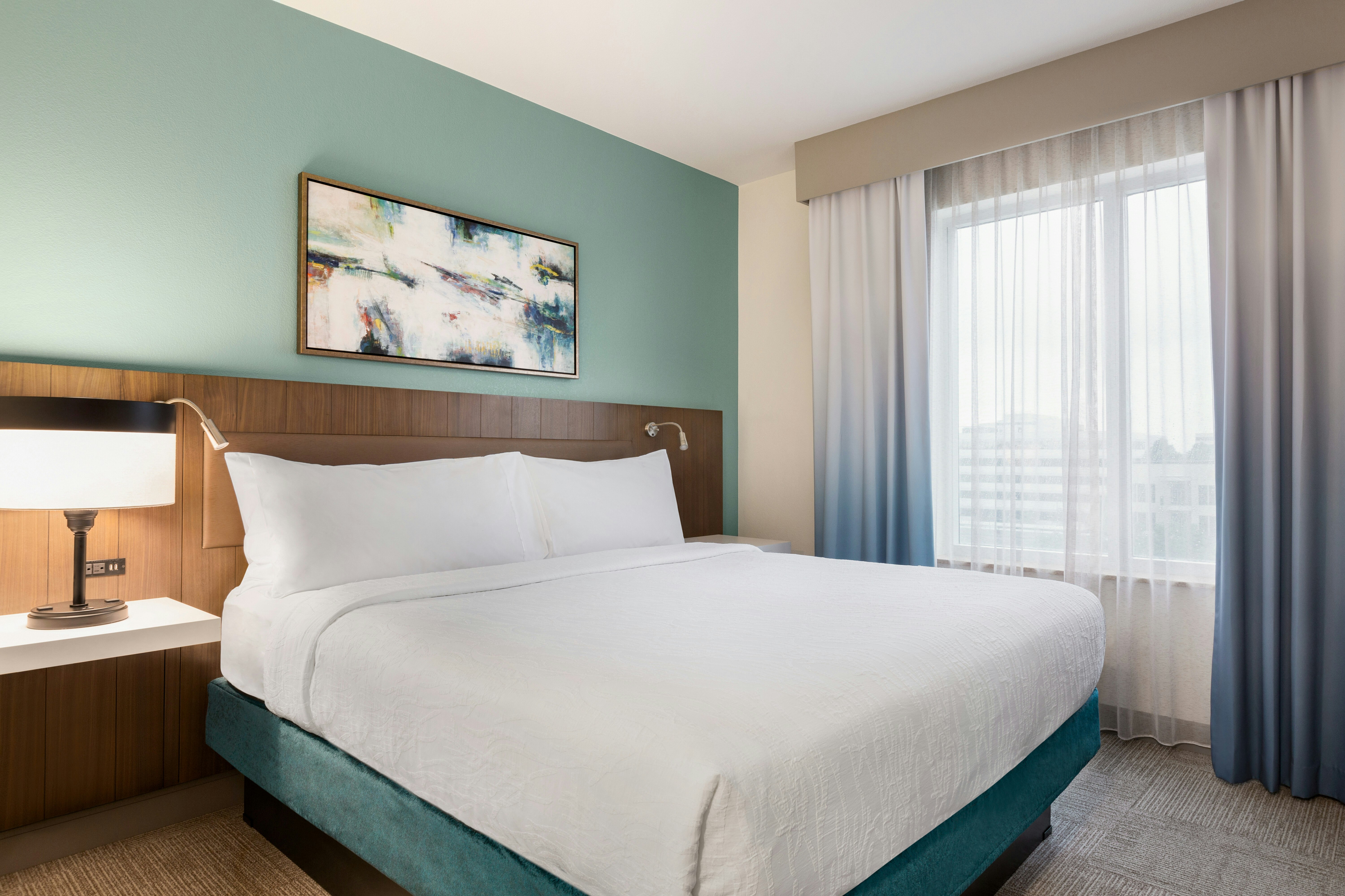 1 BEDROOM, SUITE, KING BED