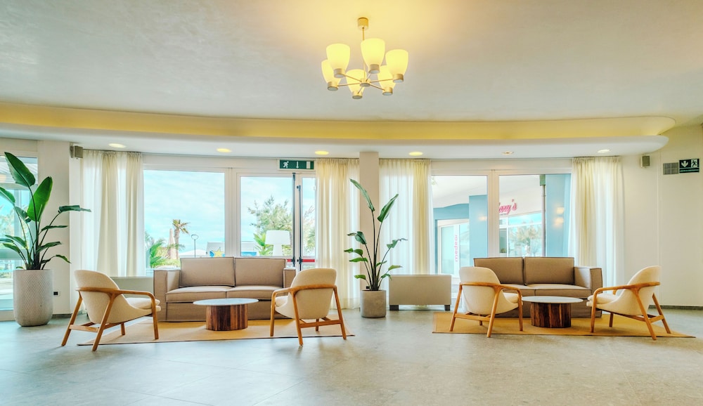 HOTEL RITZ 40/59