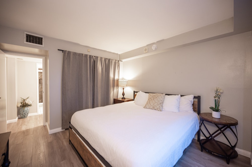 2BD2B Apartment Stay Together Suites 976 18/64