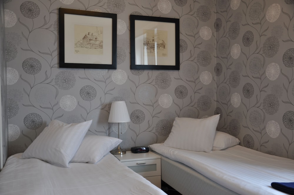 Strand Hotell 13/33