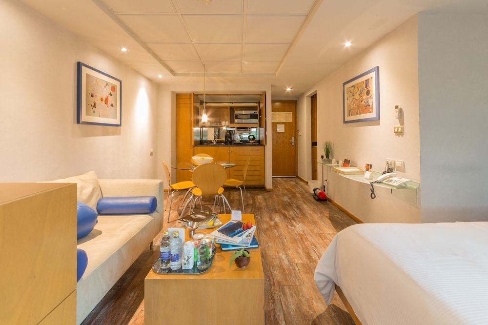Suites Contempo 22/64