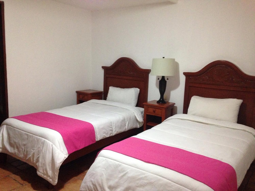 Hotel Meson del Mar 12/41