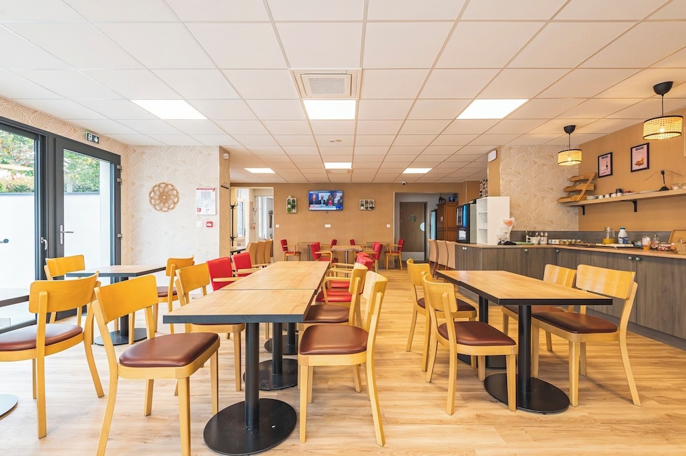 restaurant cafeteria