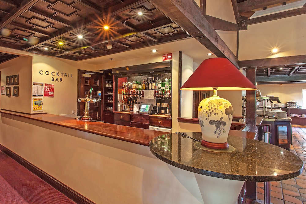 Europa Gatwick Hotel 6/50