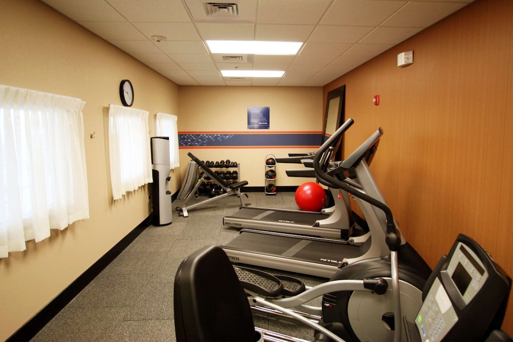 Hampton Inn and Suites Charlotte Airport 27/63