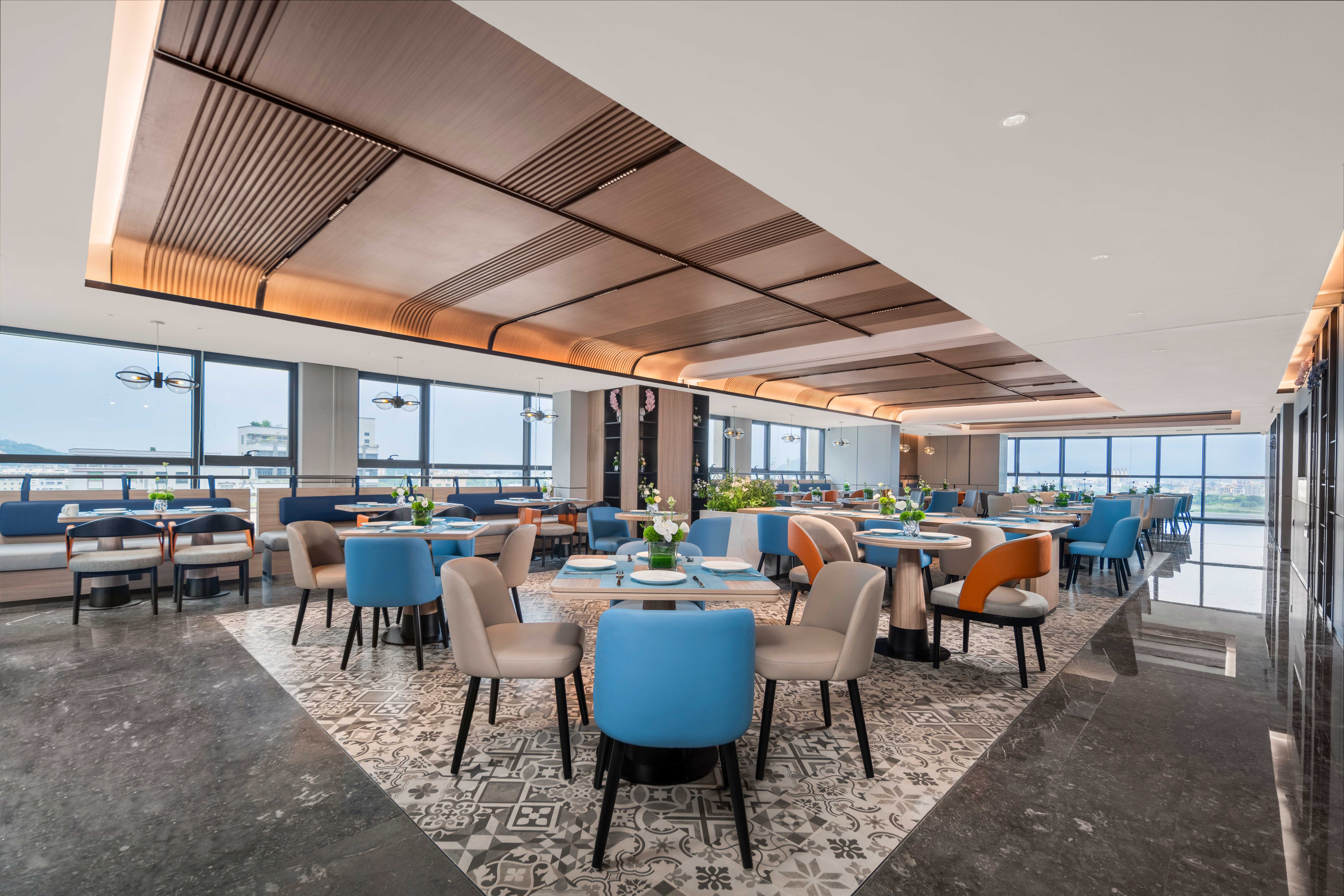 Holiday Inn Express Shantou Chenghai 38/48