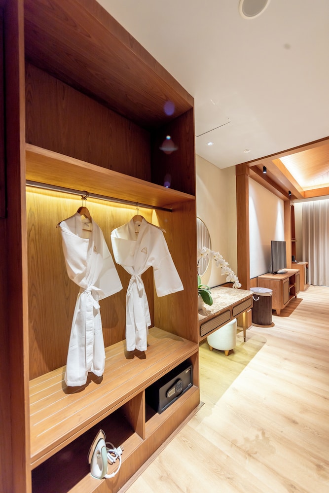 Anumana De Suite 22/41