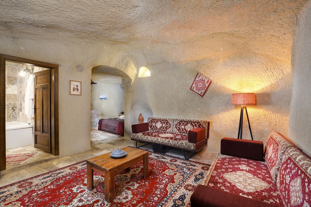 Dilek Tepesi Cave Hotel 19/36