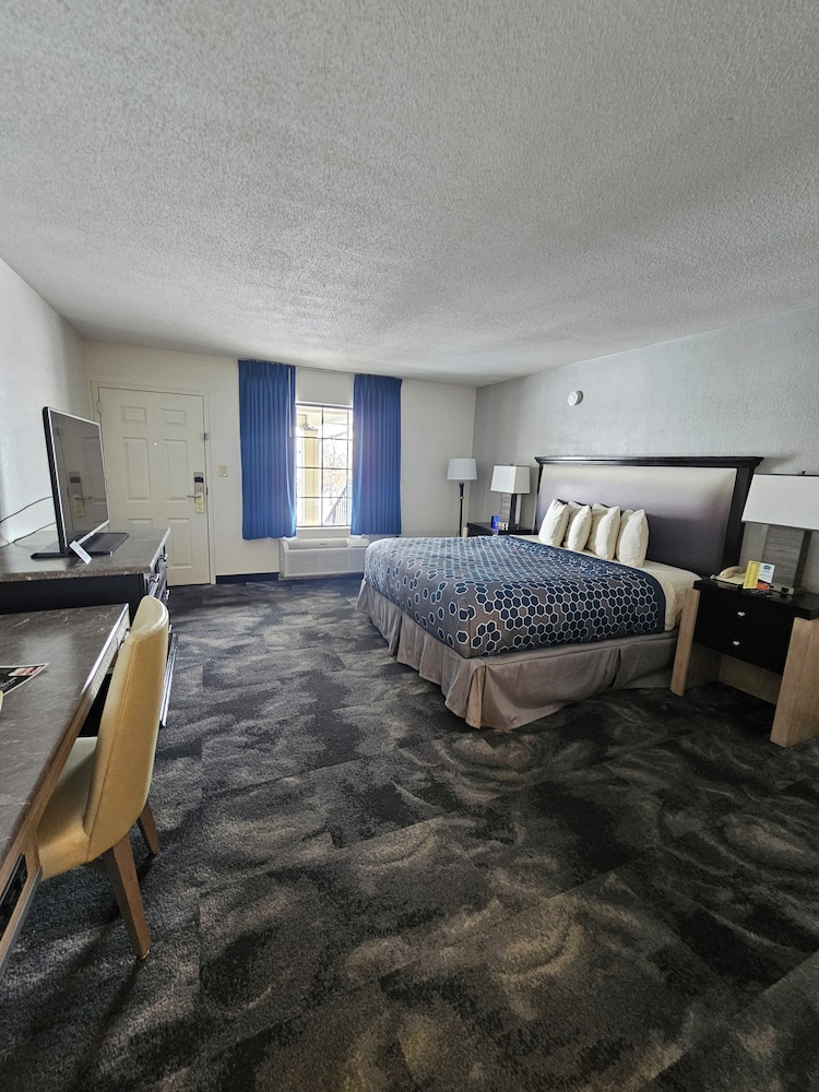 Bluegrass Extended Stay Hotel 49/57