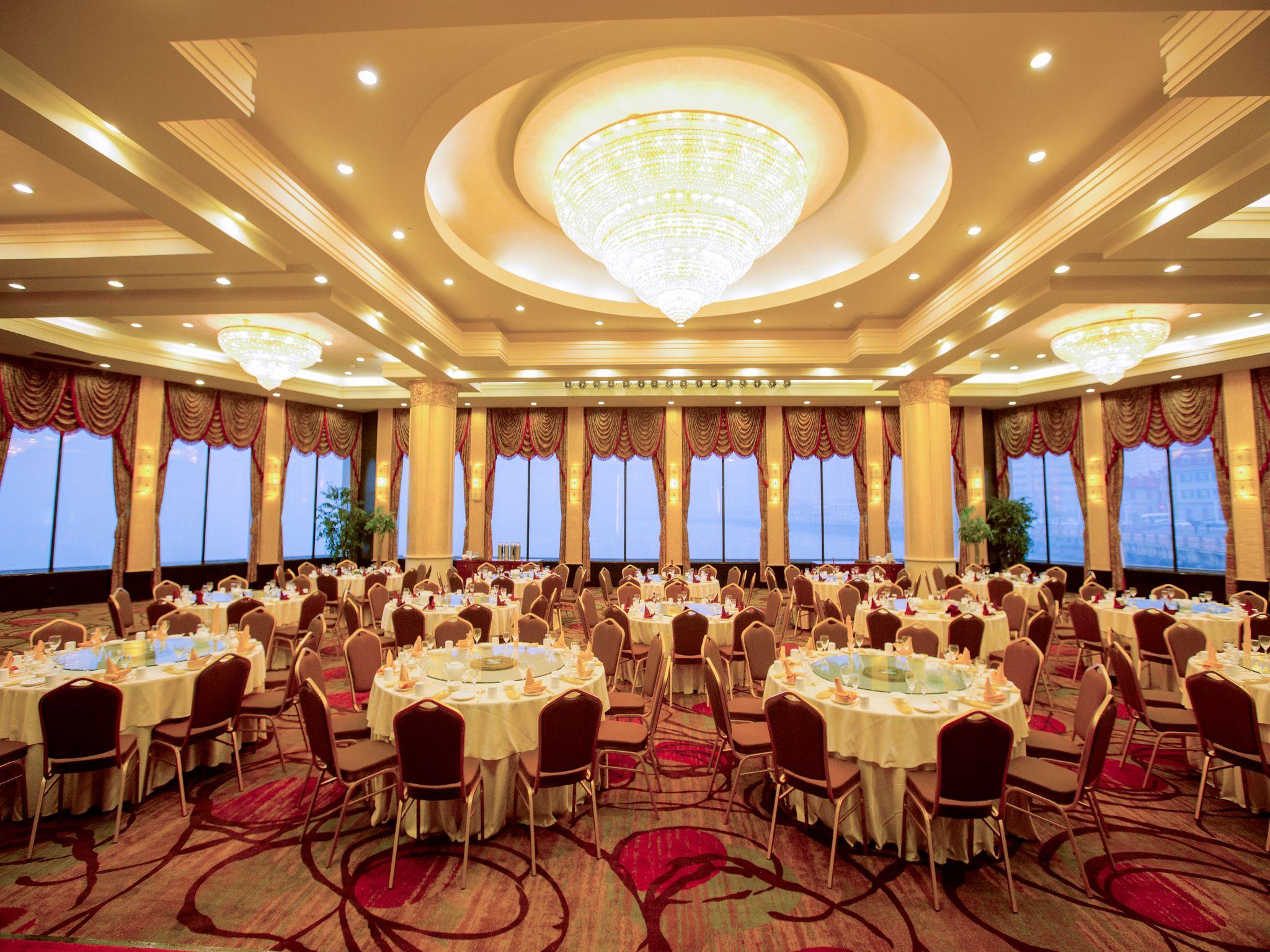Yantai Golden Gulf Hotel 85/98