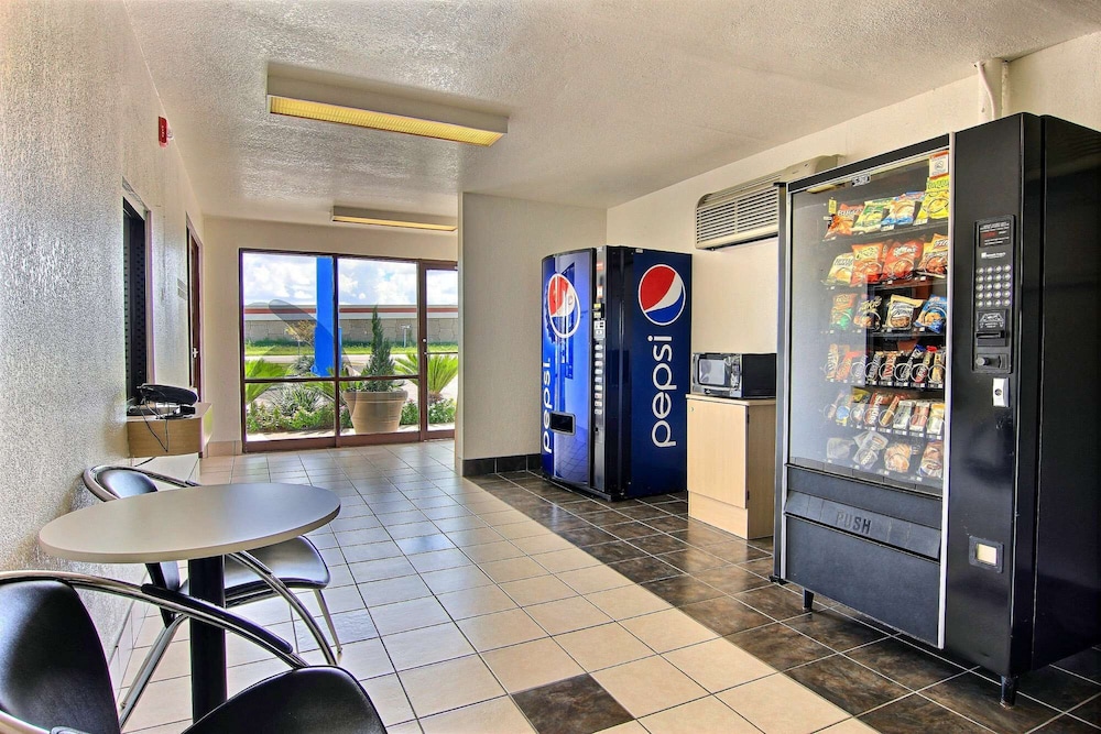 Motel6 Kingsville, TX 29/39