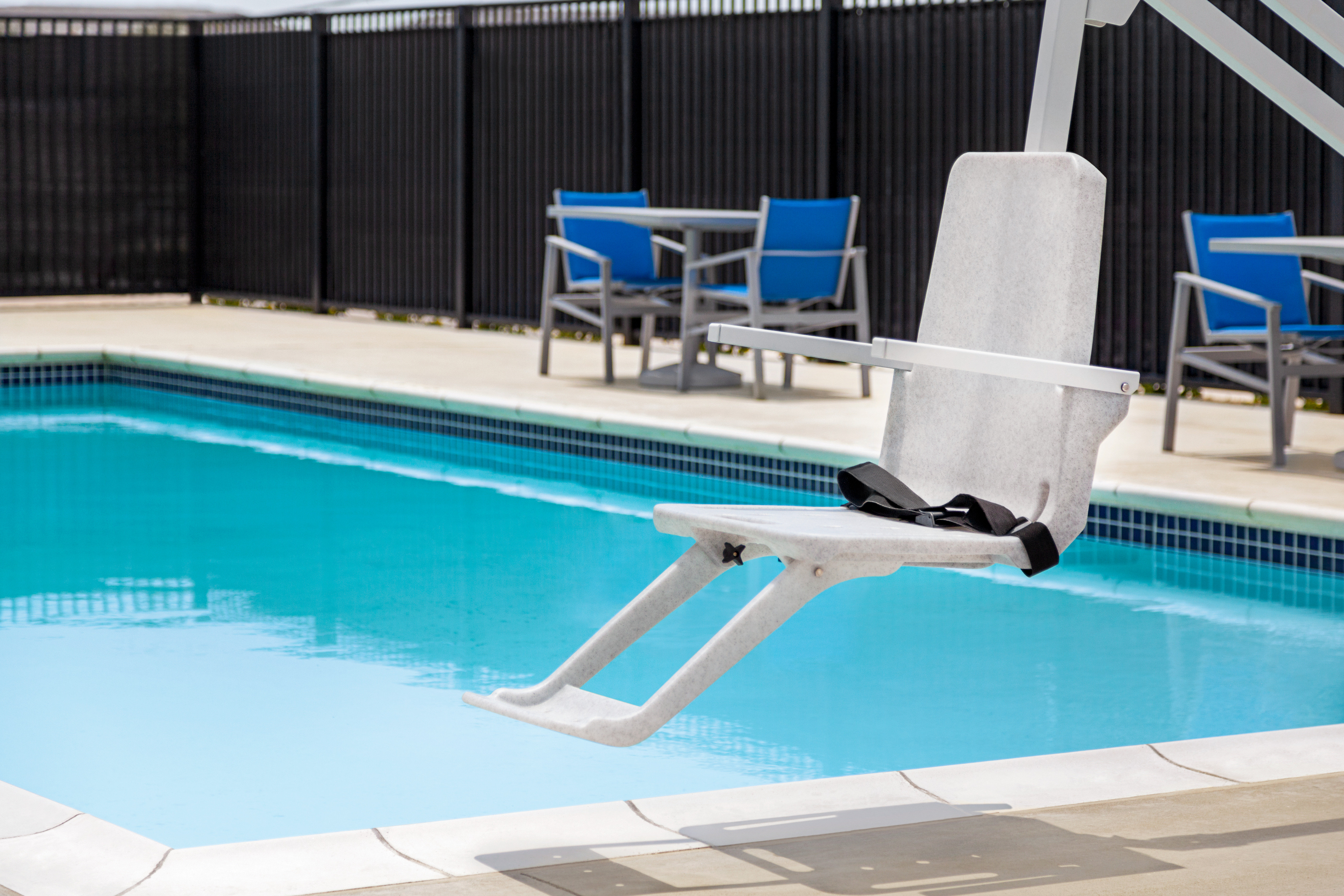 Holiday Inn Express and Suites Austin North Pflugerville 35/75
