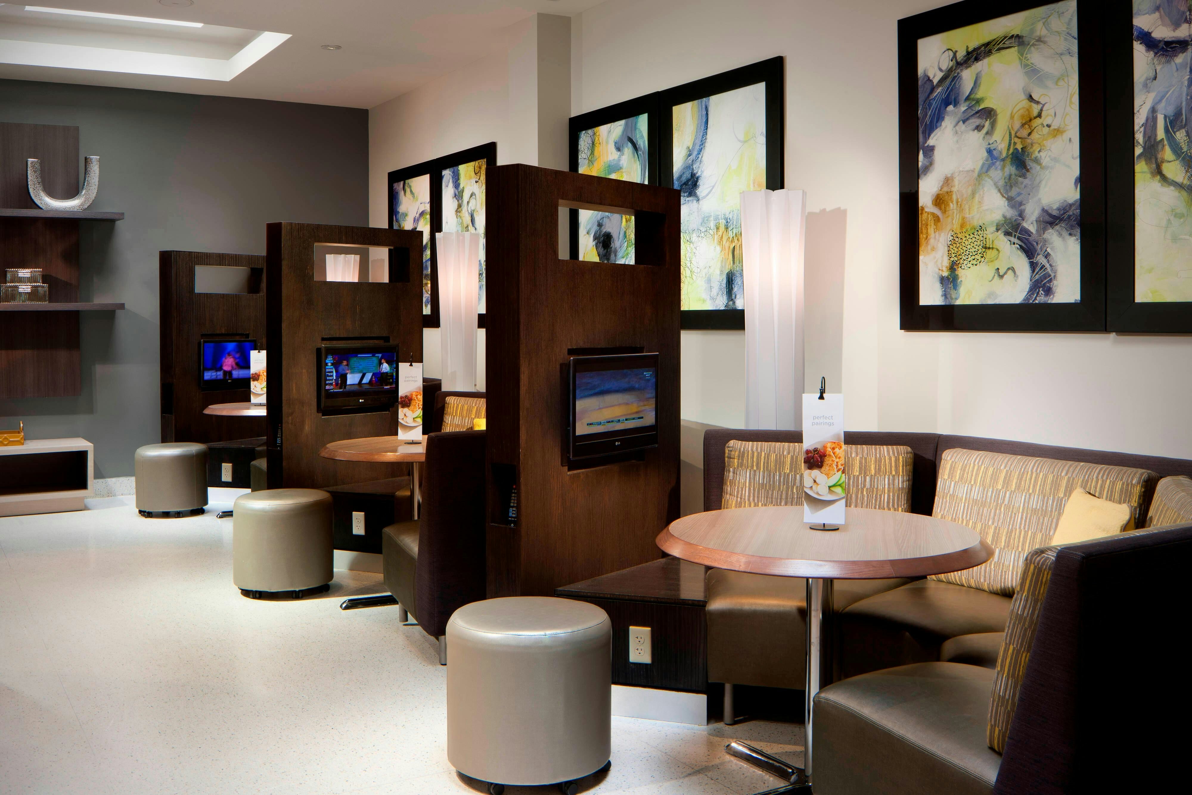 Courtyard By Marriott South Beach 27/33