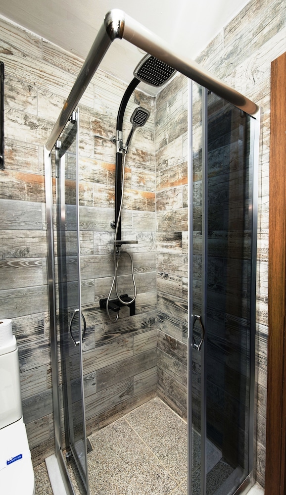 Cube Suites 75/100