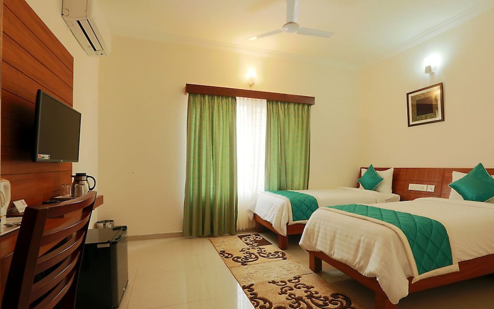 1 BEDROOM, BUSINESS, SINGLE, POOL VIEW, ACCESSIBLE