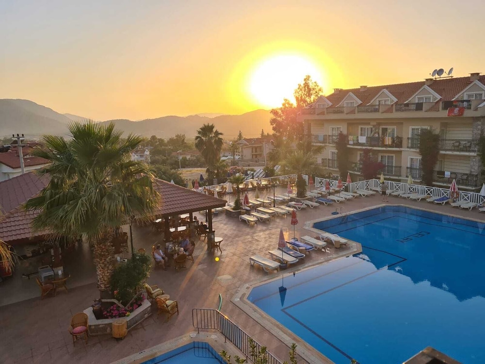Celay Hotel 31/38