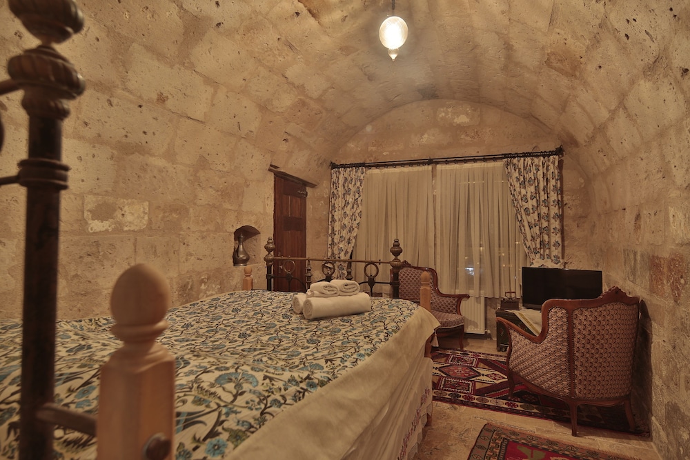 Village Cave House Hotel 6/27