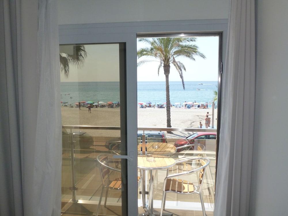 La Caleta Bay 22/44
