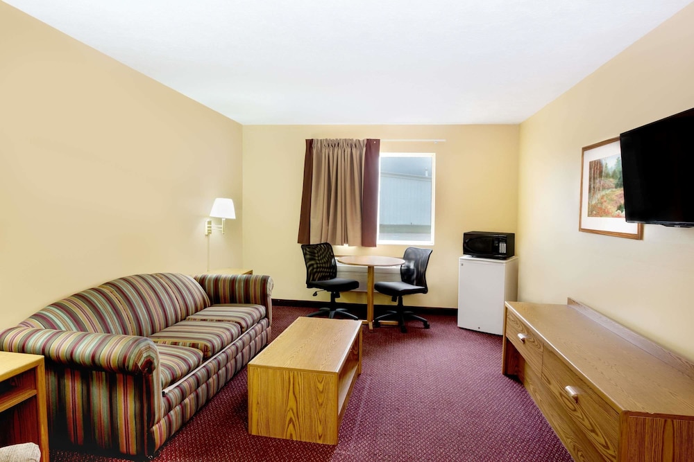 Super 8 by Wyndham Crete 19/27