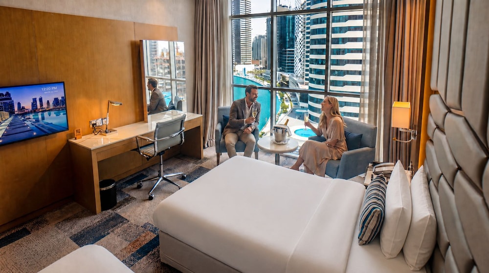 Deluxe, King Bed, Partial Dubai Canal View
