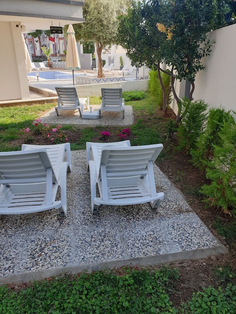 Esperanza Boutique Hotel 66/73