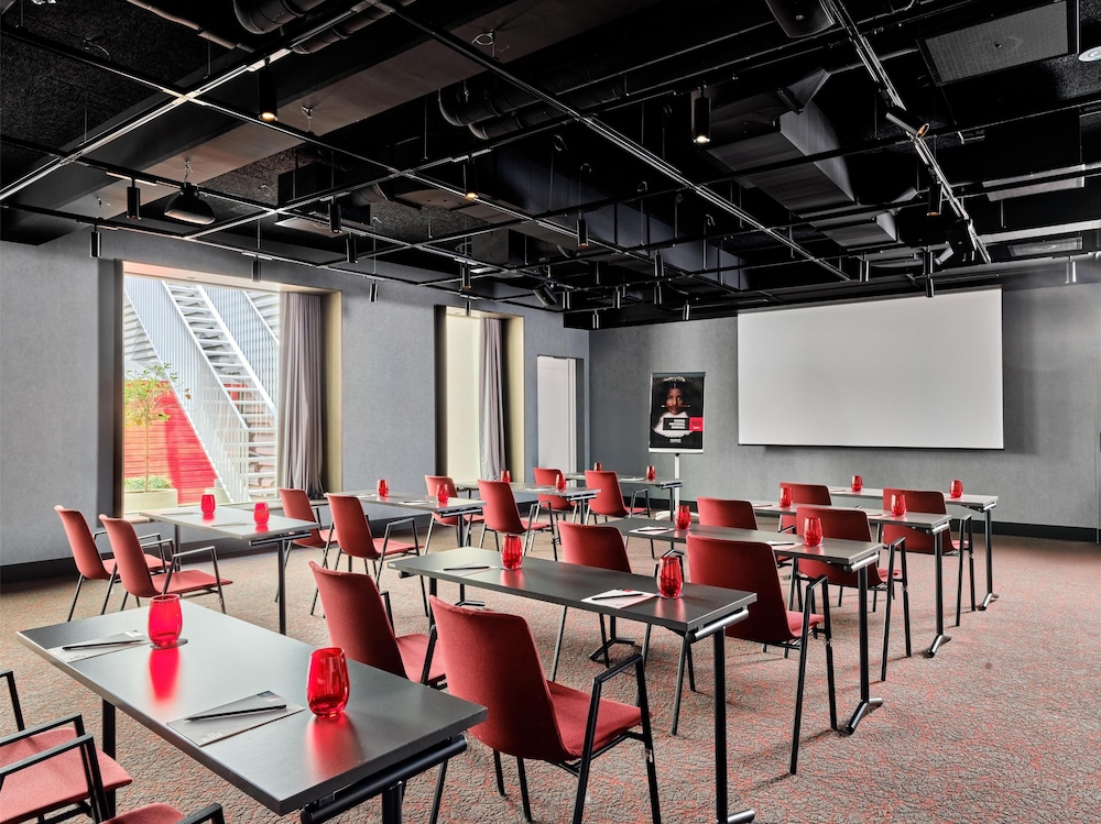 Radisson RED Vienna 59/69