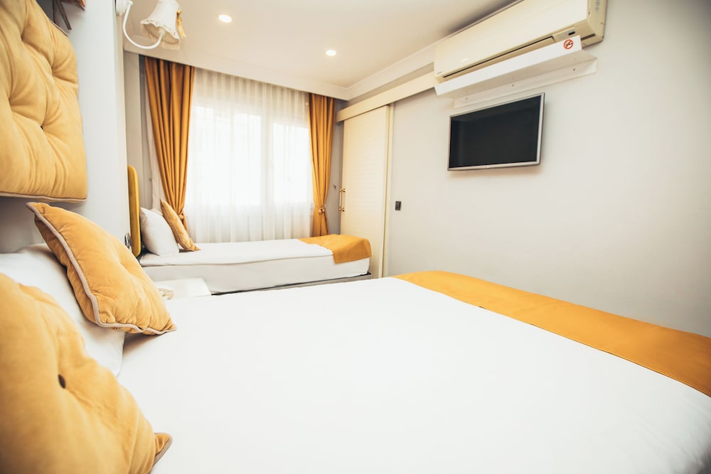 1 BEDROOM, STANDARD, TRIPLE