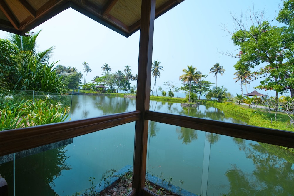 Gokulam Grand Resort and Spa Kumarakom 17/50